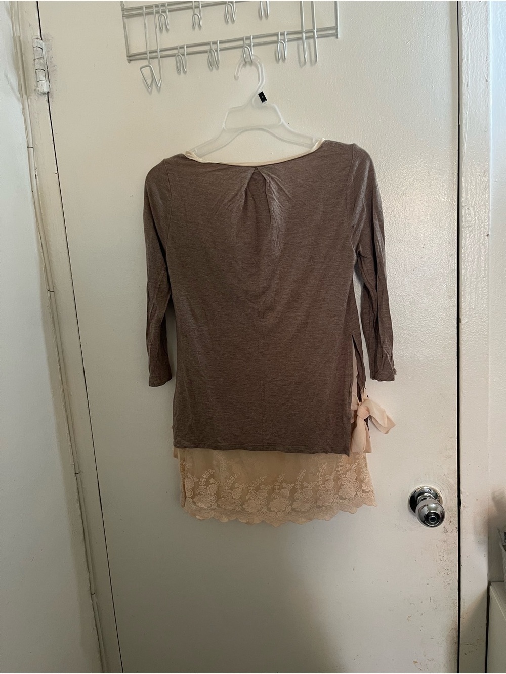 LC Lauren Conrad Taupe Knit Top with Cream Trim - Picture 2 of 4